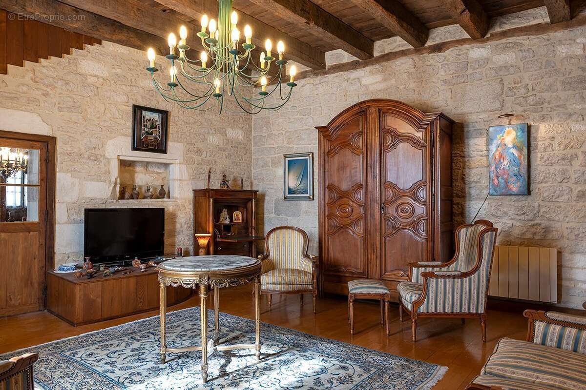 Maison à TURENNE