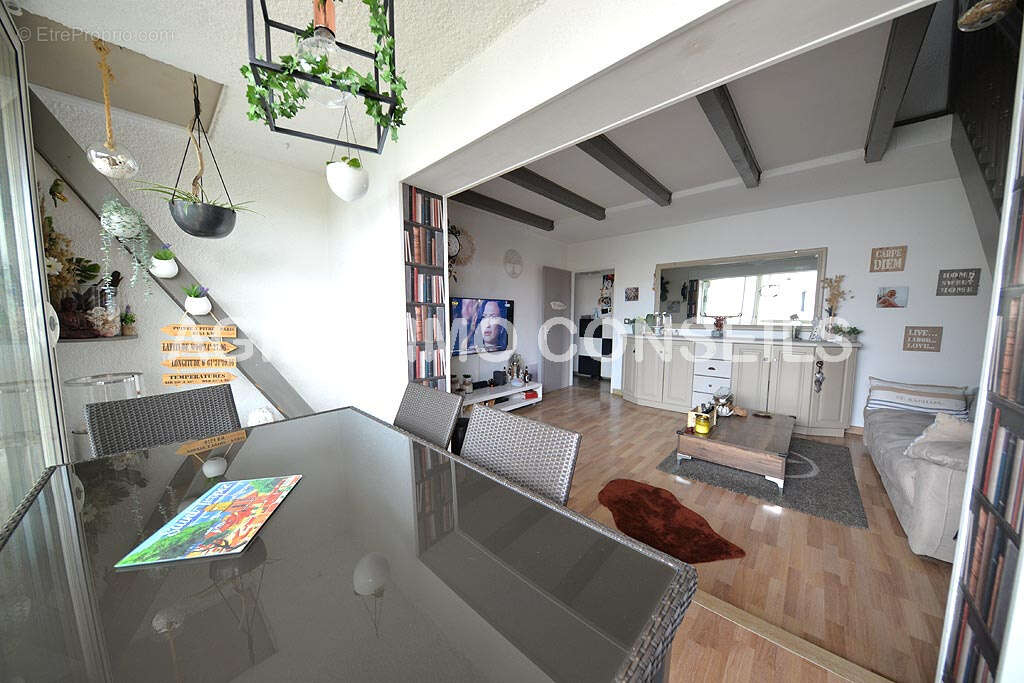 Appartement à PUGET-SUR-ARGENS