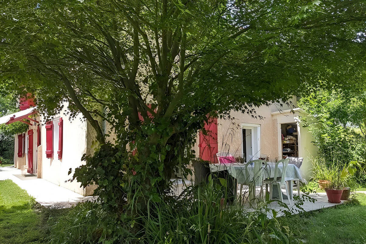 Maison à SAUBRIGUES