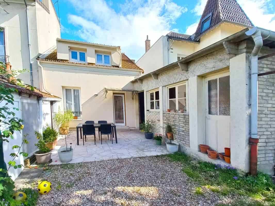Maison à CRETEIL