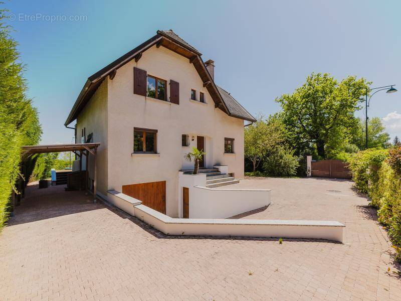 Maison à ECHENEVEX