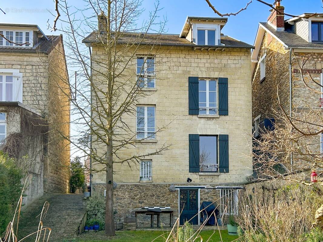 Maison à PONTOISE
