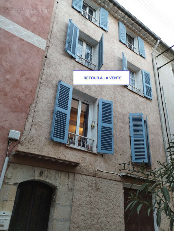 Appartement à SOLLIES-PONT
