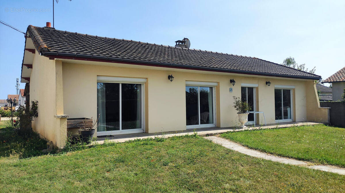 Maison à NEUVILLE-DE-POITOU
