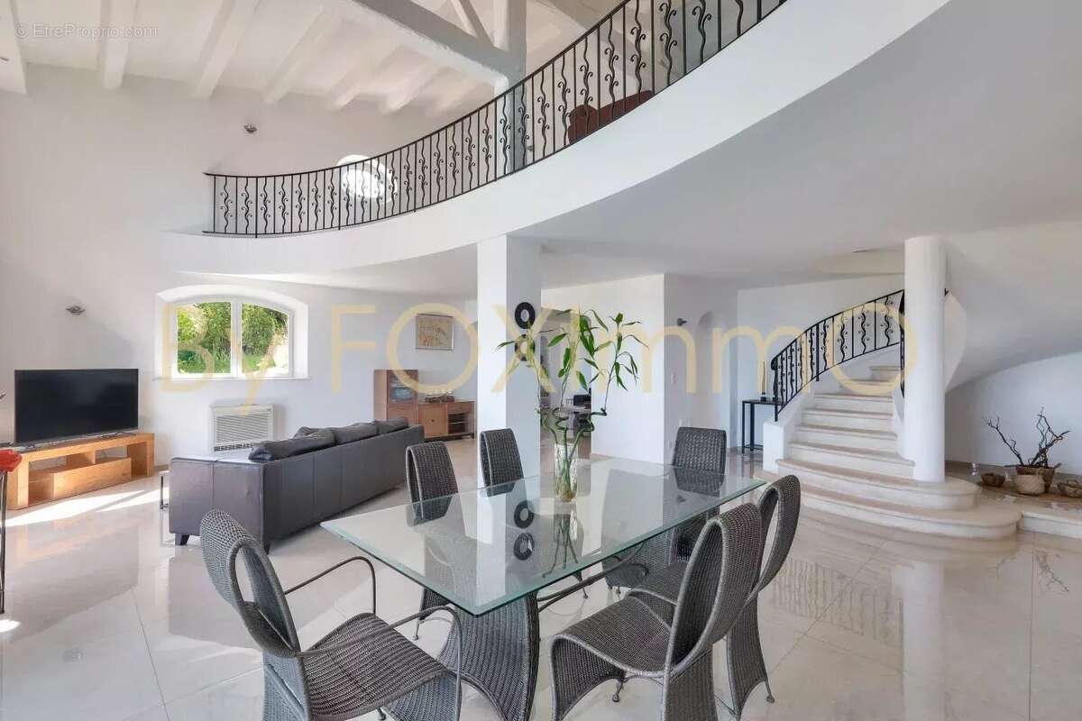 Maison à VALLAURIS