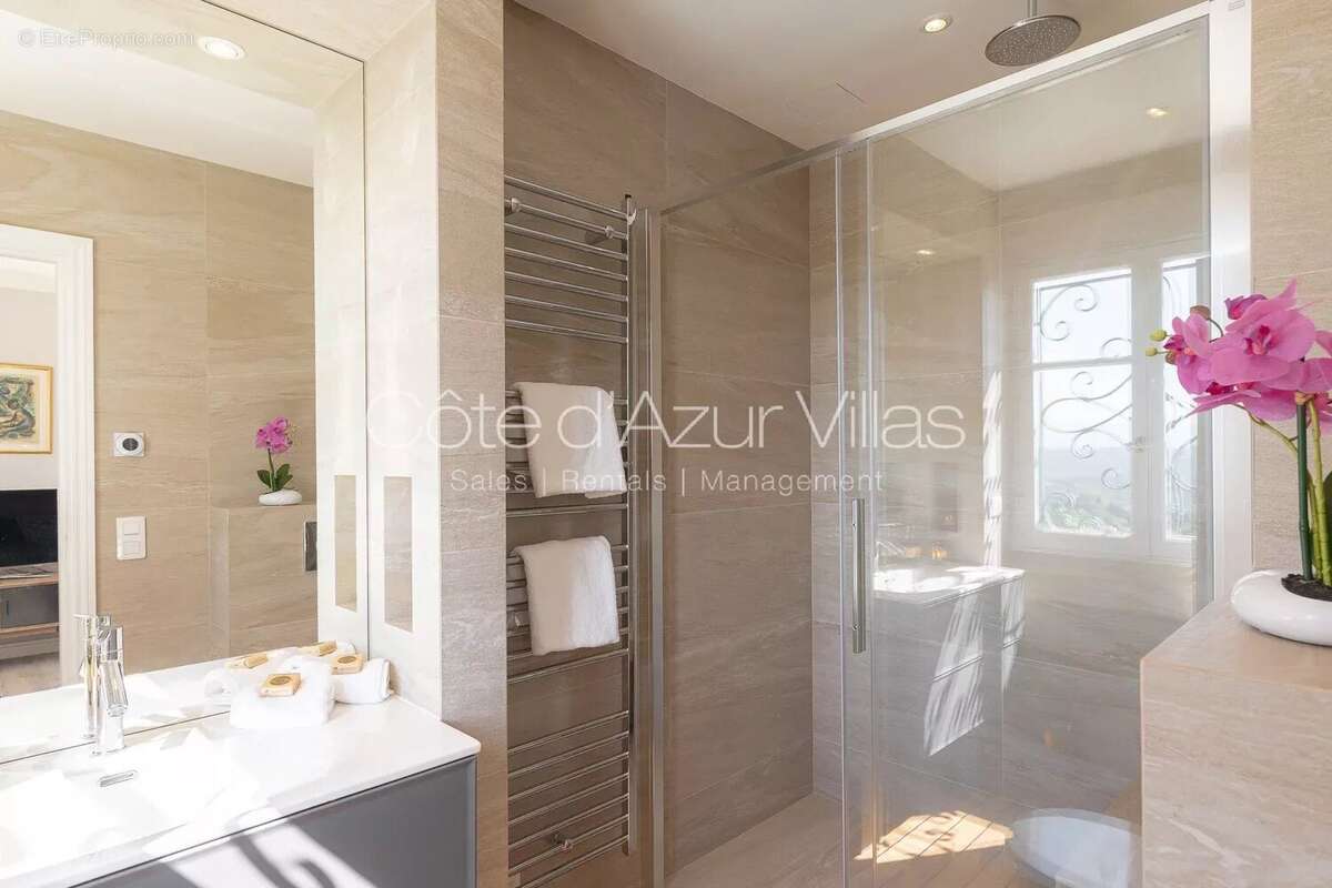 Maison à MOUGINS