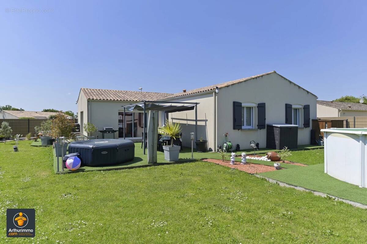 Maison à SAINT-PIERRE-D&#039;AMILLY