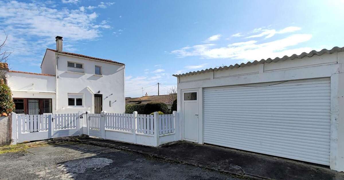 Maison à BOURCEFRANC-LE-CHAPUS