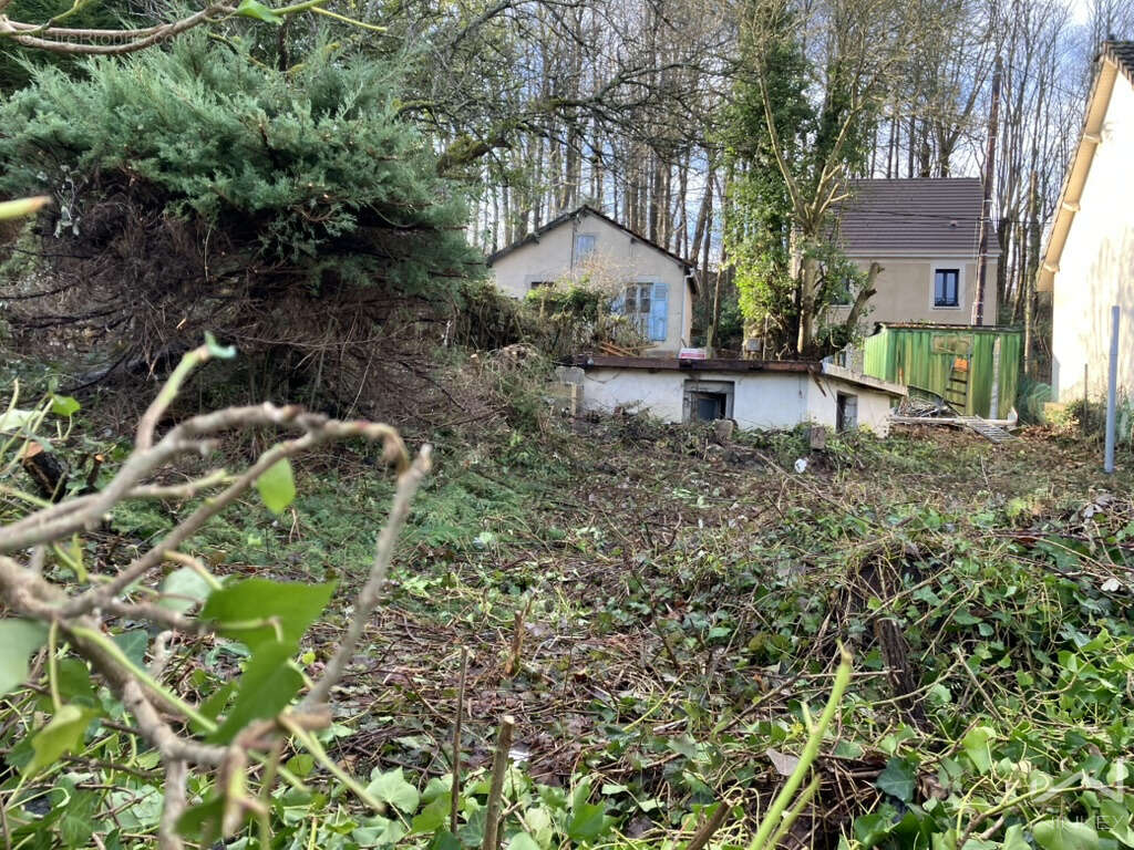 Terrain à GOMETZ-LE-CHATEL
