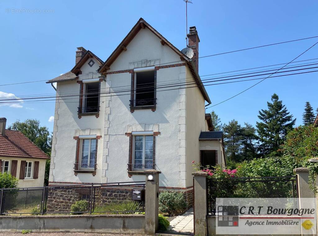 Maison à TOUCY