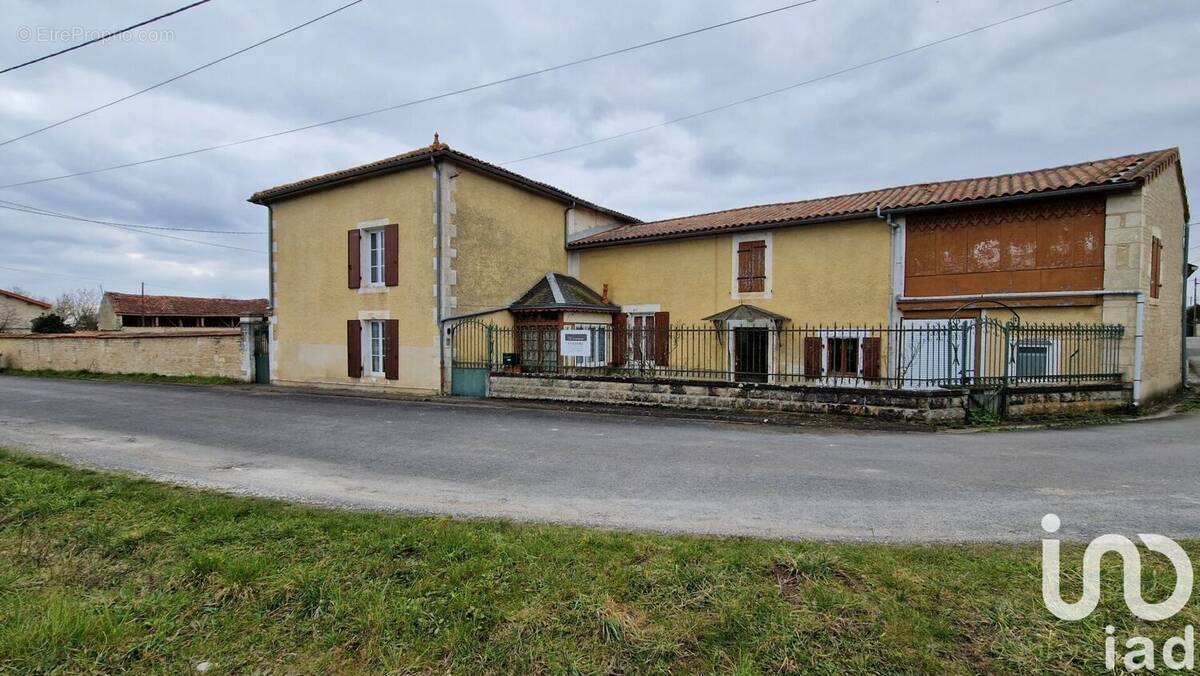 Photo 1 - Maison à SOUVIGNE