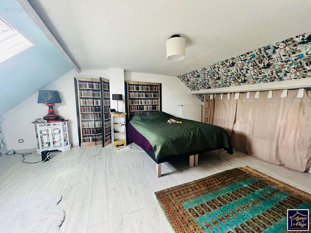 Maison à OYE-PLAGE