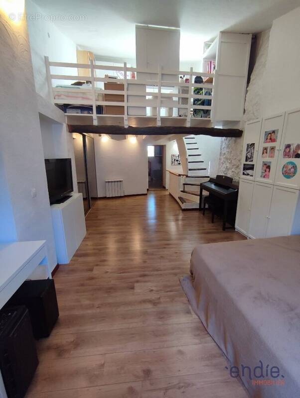 Appartement à LORGUES