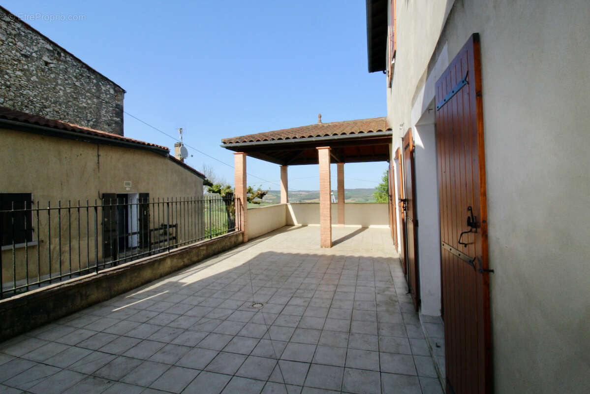 Maison à MONCLAR