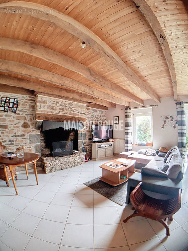Maison à SAINT-VRAN