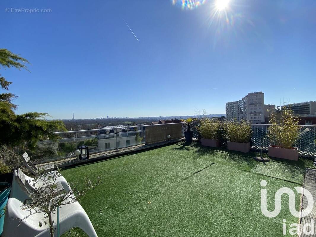 Photo 1 - Appartement à SURESNES