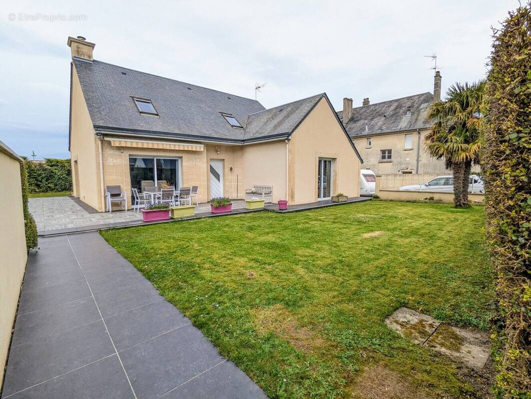 Façade - Maison à GRANDCAMP-MAISY