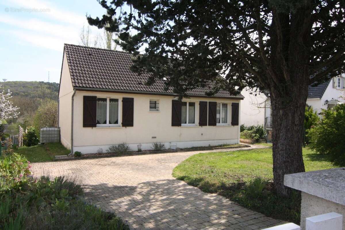 Maison à SAINT-CHERON