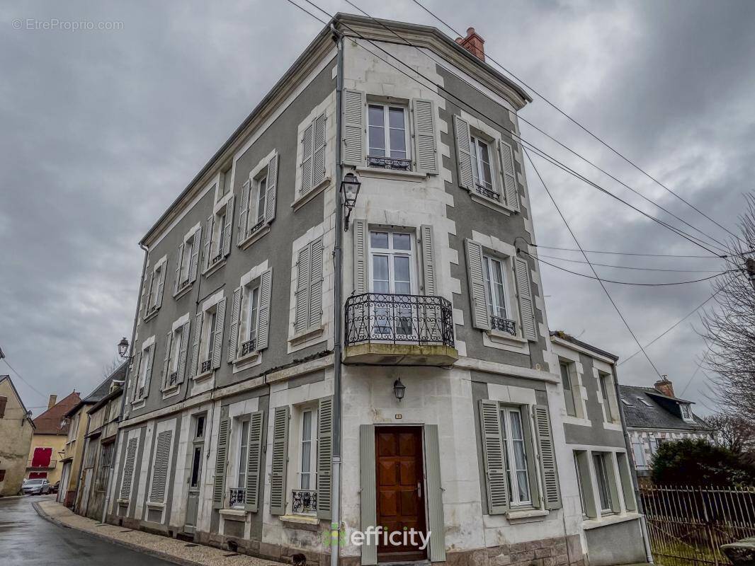 Appartement à LUZY
