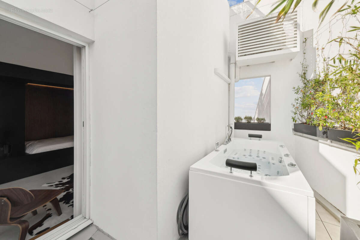 Appartement à PARIS-10E