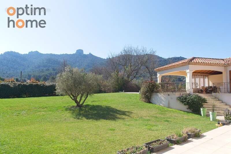 Maison à SIMIANE-COLLONGUE