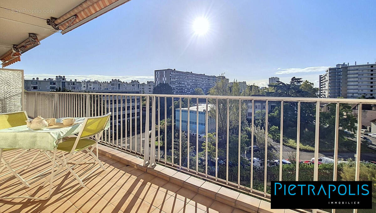 Appartement à LYON-8E