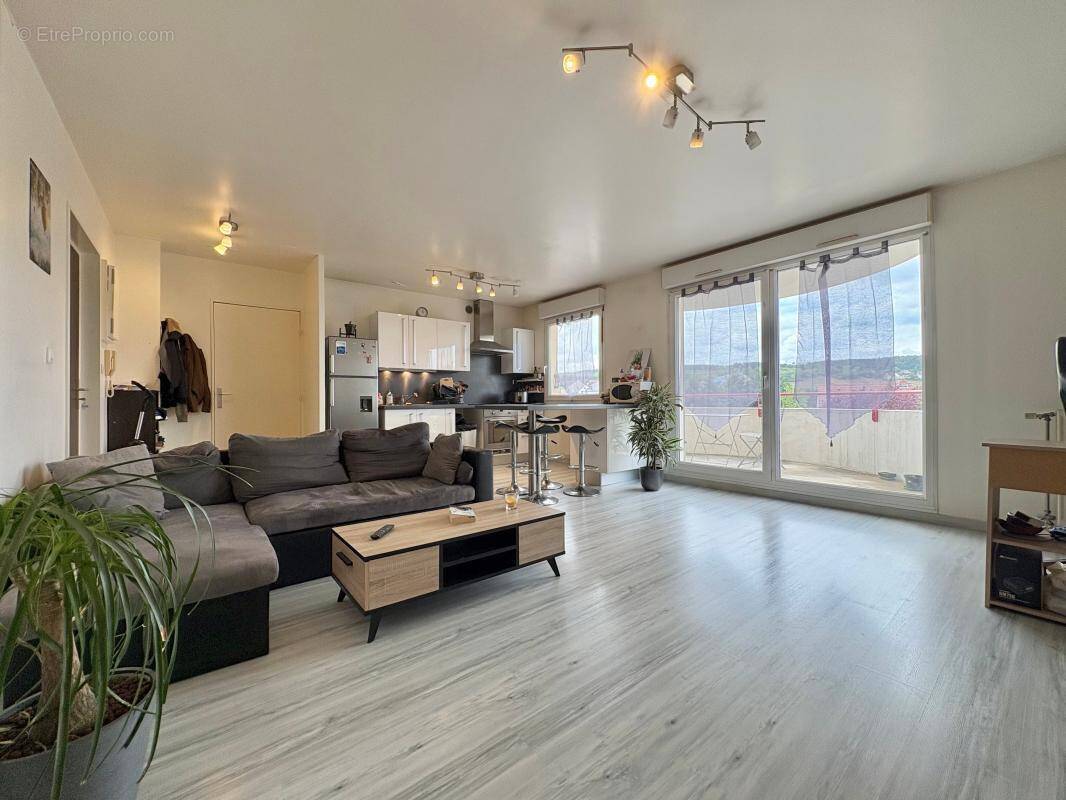 Appartement à CHENOVE