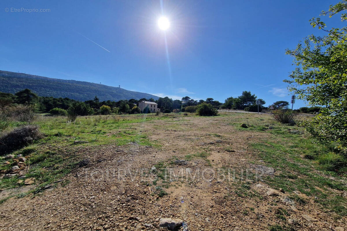 Terrain à PLAN-D&#039;AUPS-SAINTE-BAUME