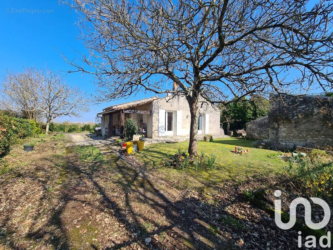 Photo 1 - Maison à PORT-D&#039;ENVAUX