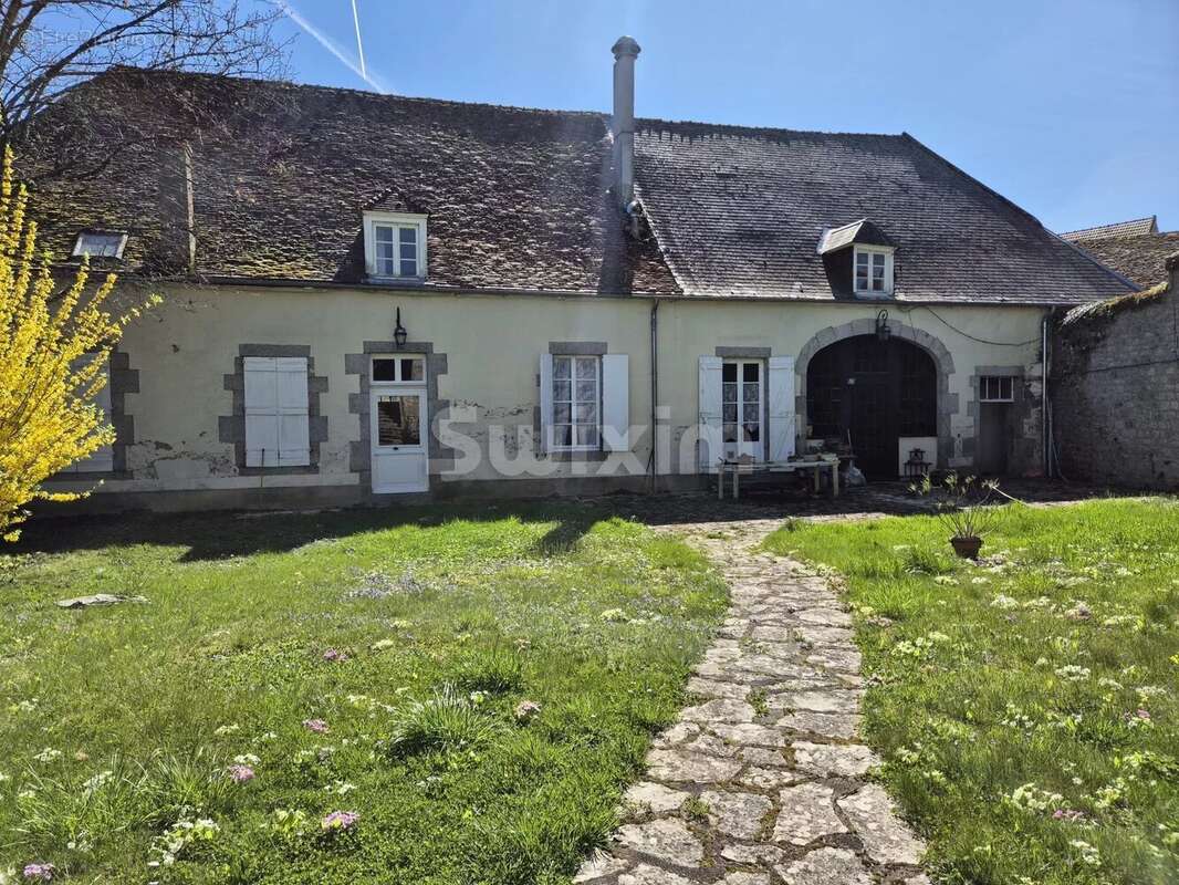 Maison à LORMES
