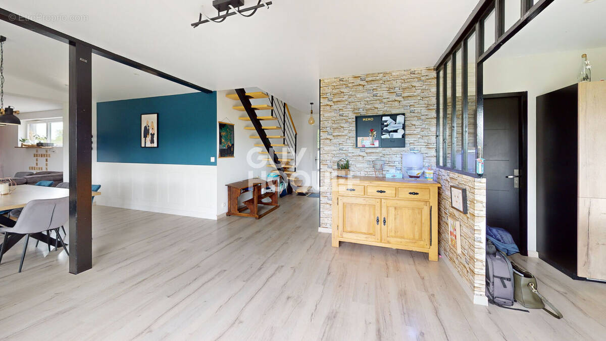 Maison à CHAMPCERVON