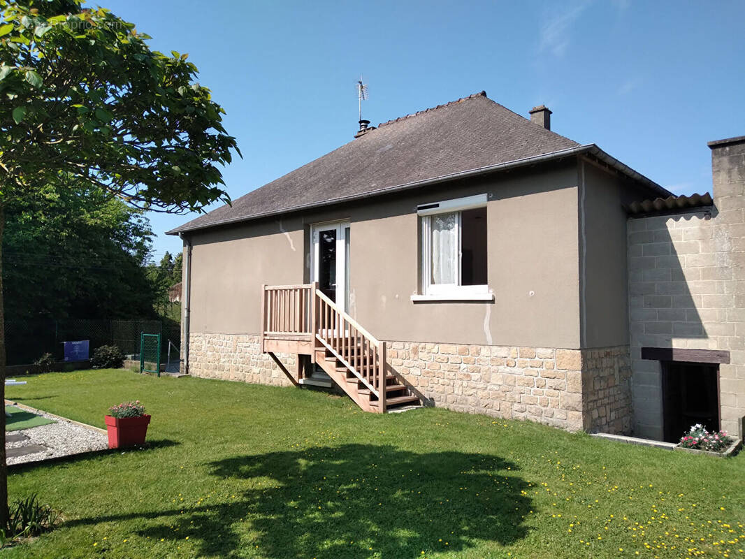 Maison à COMBOURG