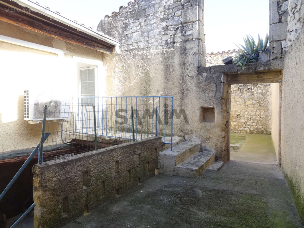 Maison à COMBAS