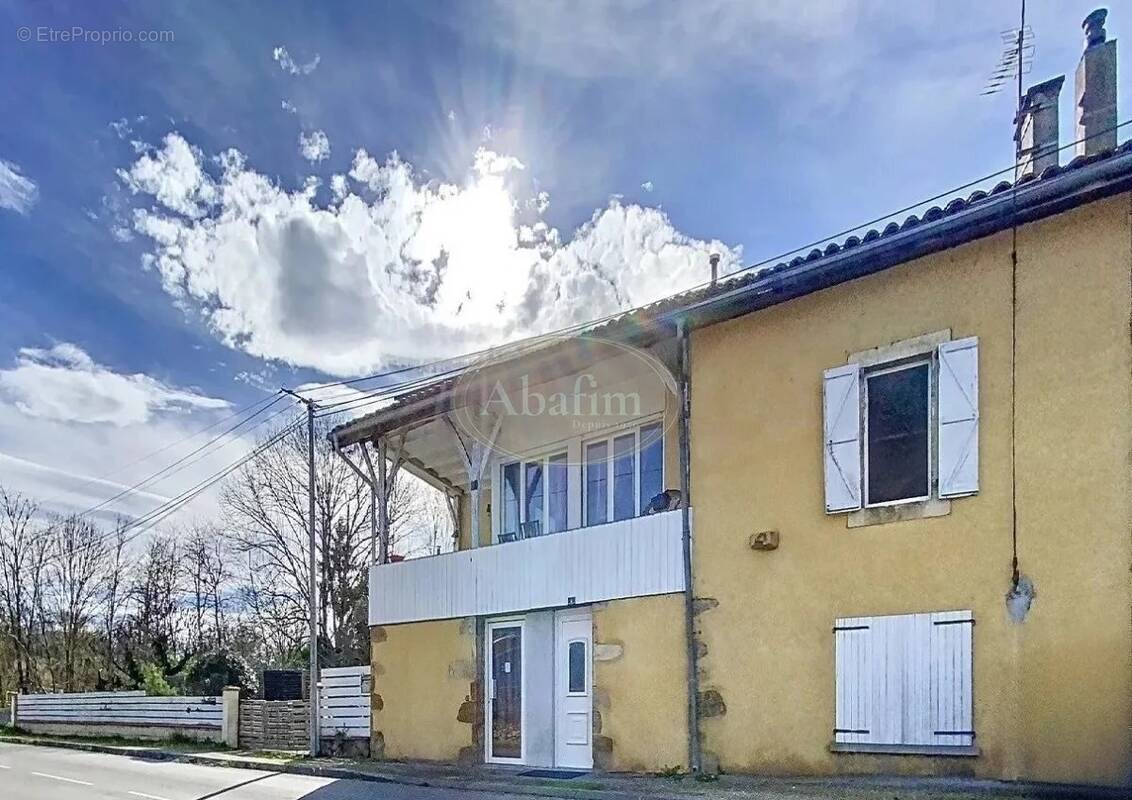 Maison à SAINT-MARTORY