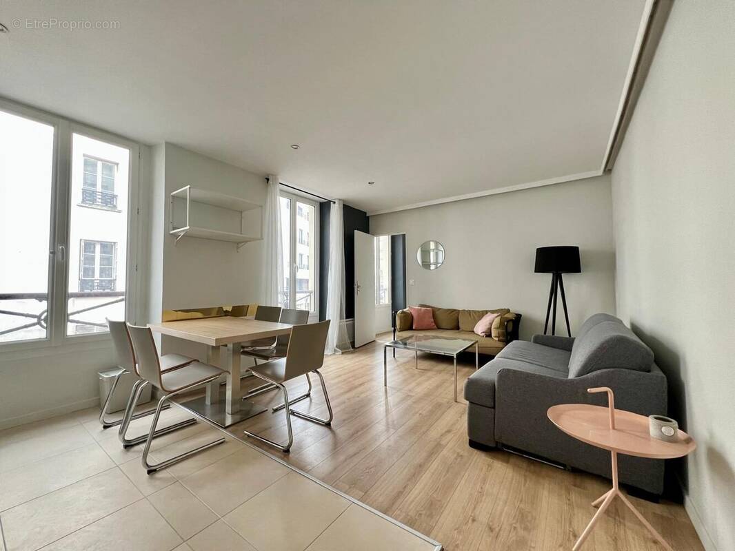 Appartement à PARIS-18E