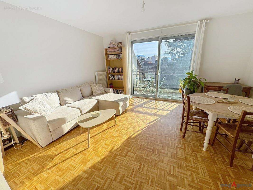 Appartement à ECHIROLLES