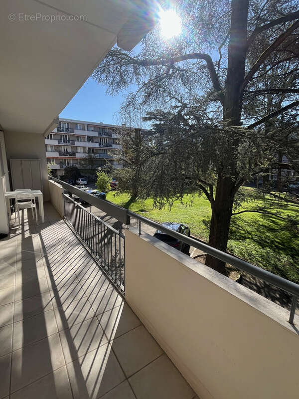 Appartement à DECINES-CHARPIEU