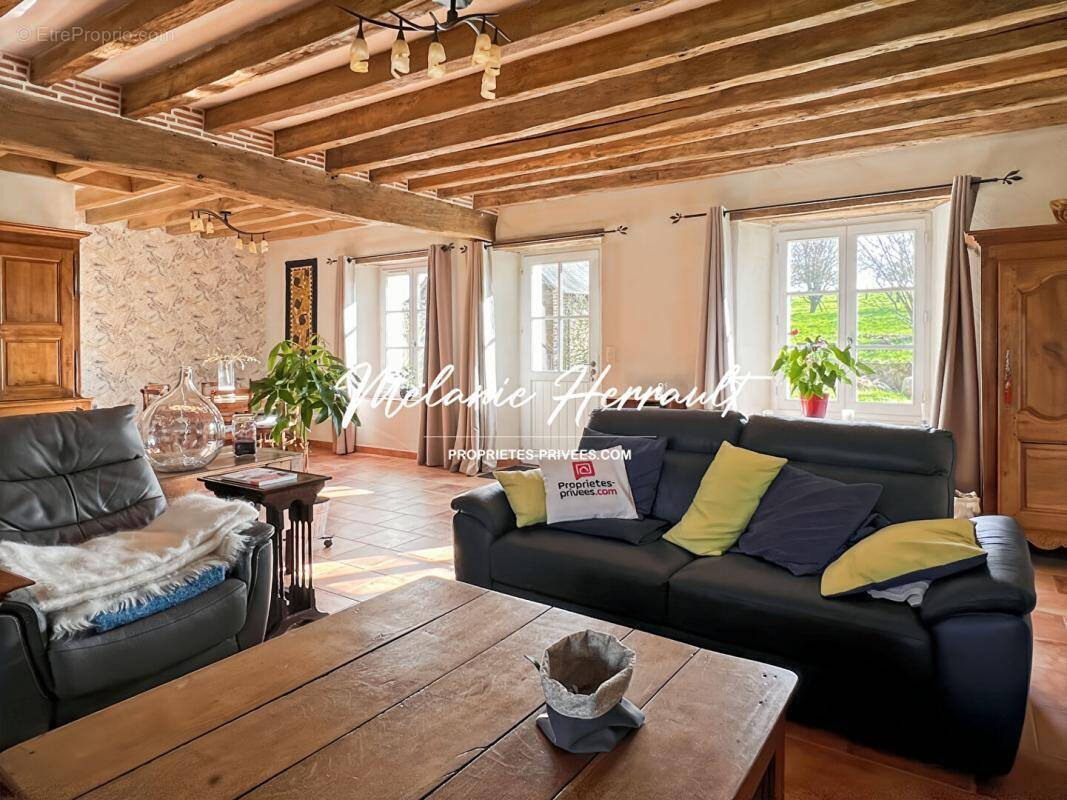 Maison à PRUILLE-L&#039;EGUILLE