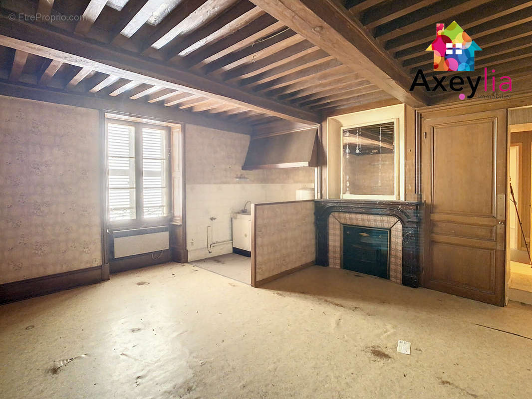 Appartement à RENAISON