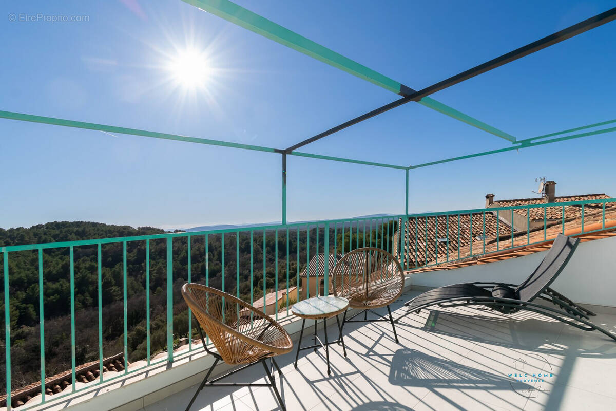 Appartement à BAUDINARD-SUR-VERDON