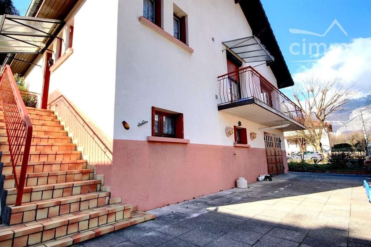 Maison à FROGES