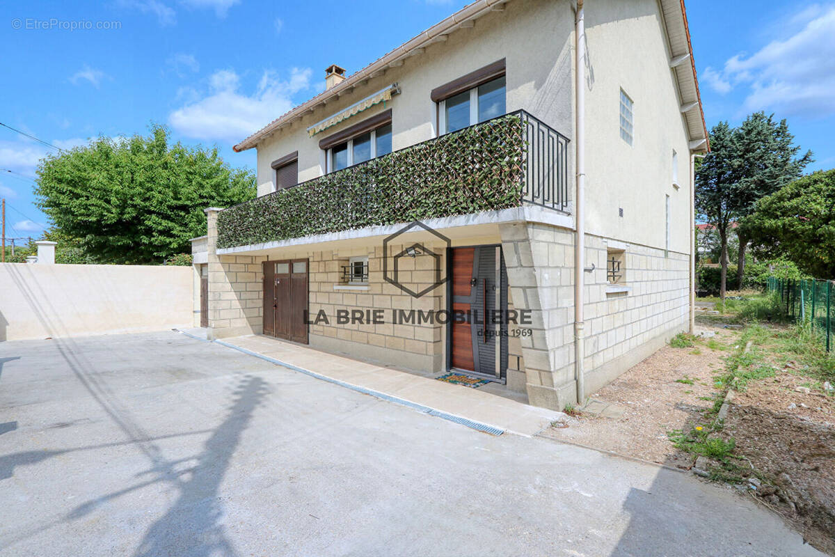 Maison à VILLECRESNES