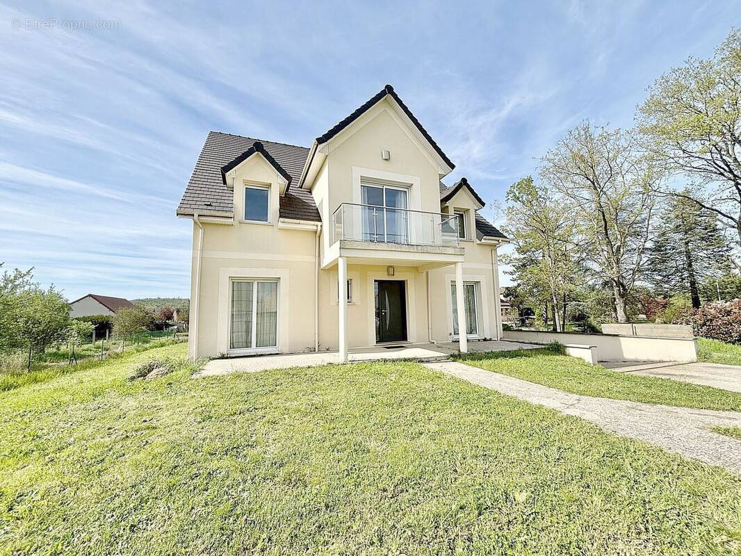 Maison à FRENEUSE
