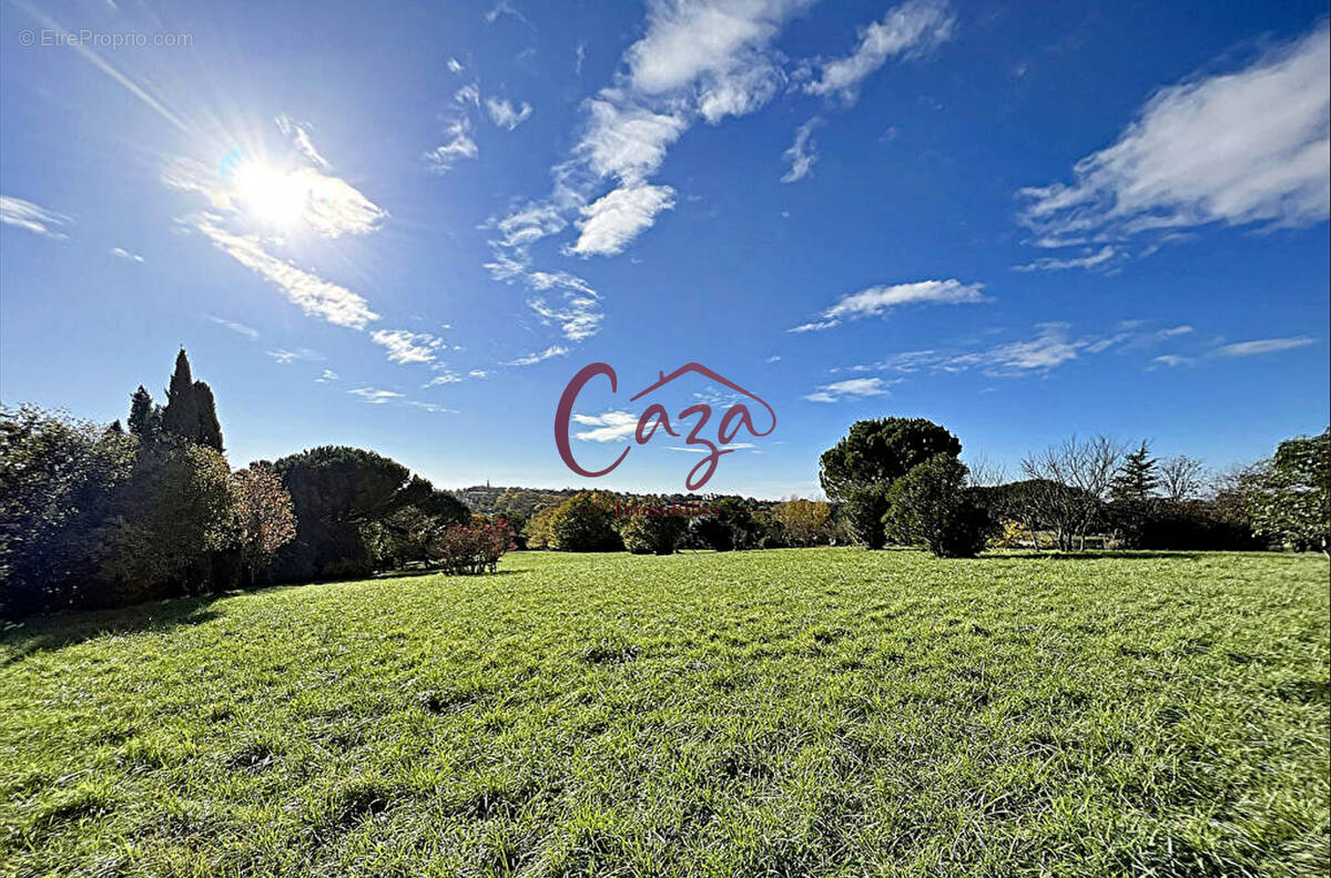 Terrain à CAMBLANES-ET-MEYNAC