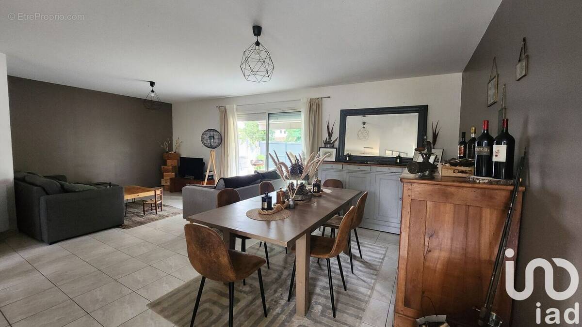 Photo 1 - Maison à SAUCATS