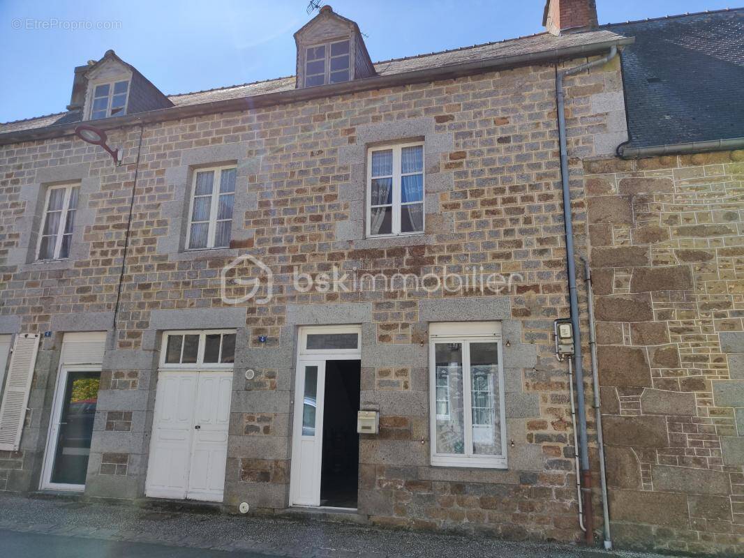Maison à SAINT-BRICE-EN-COGLES
