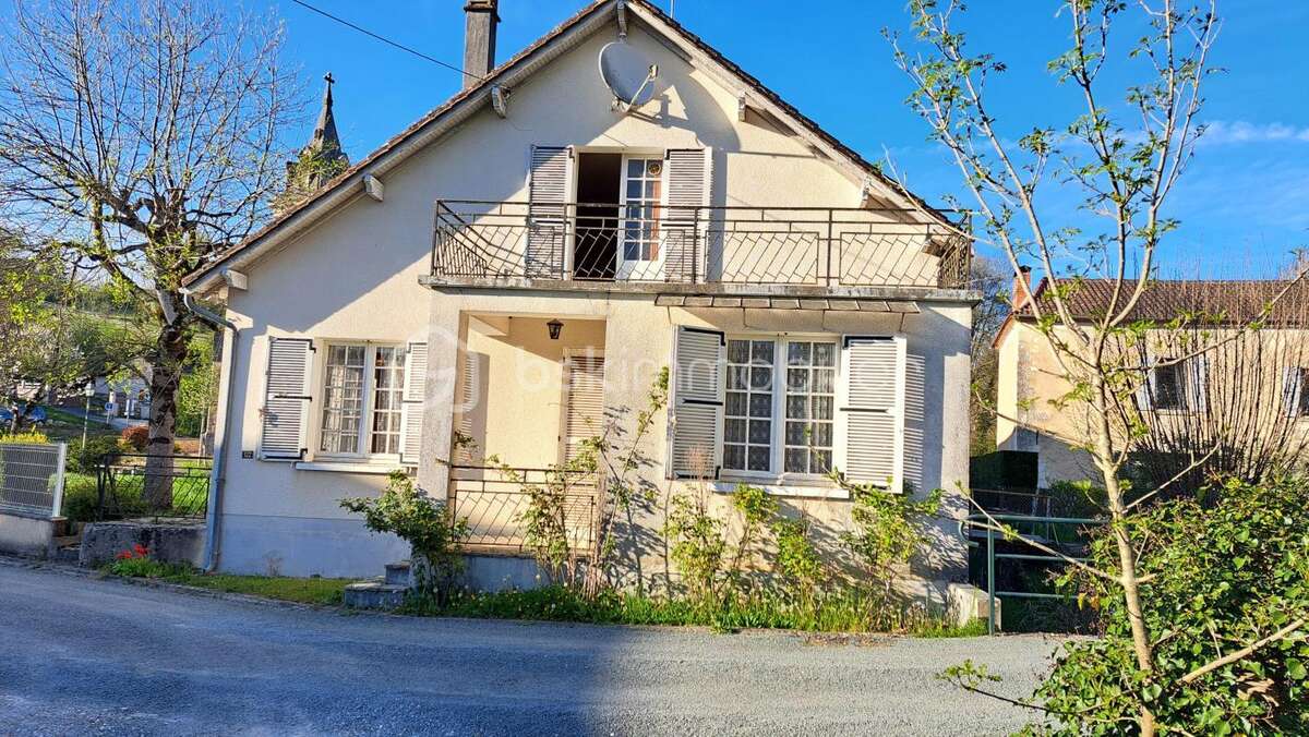 Maison à SAINT-ASTIER