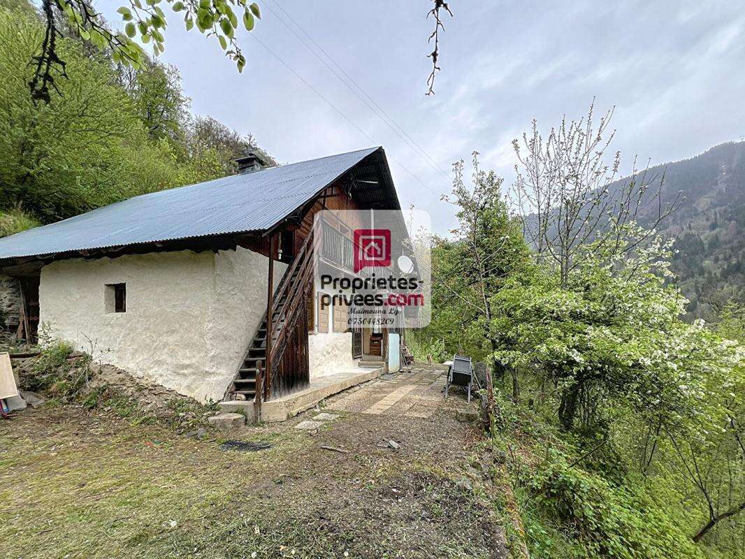Maison à UGINE