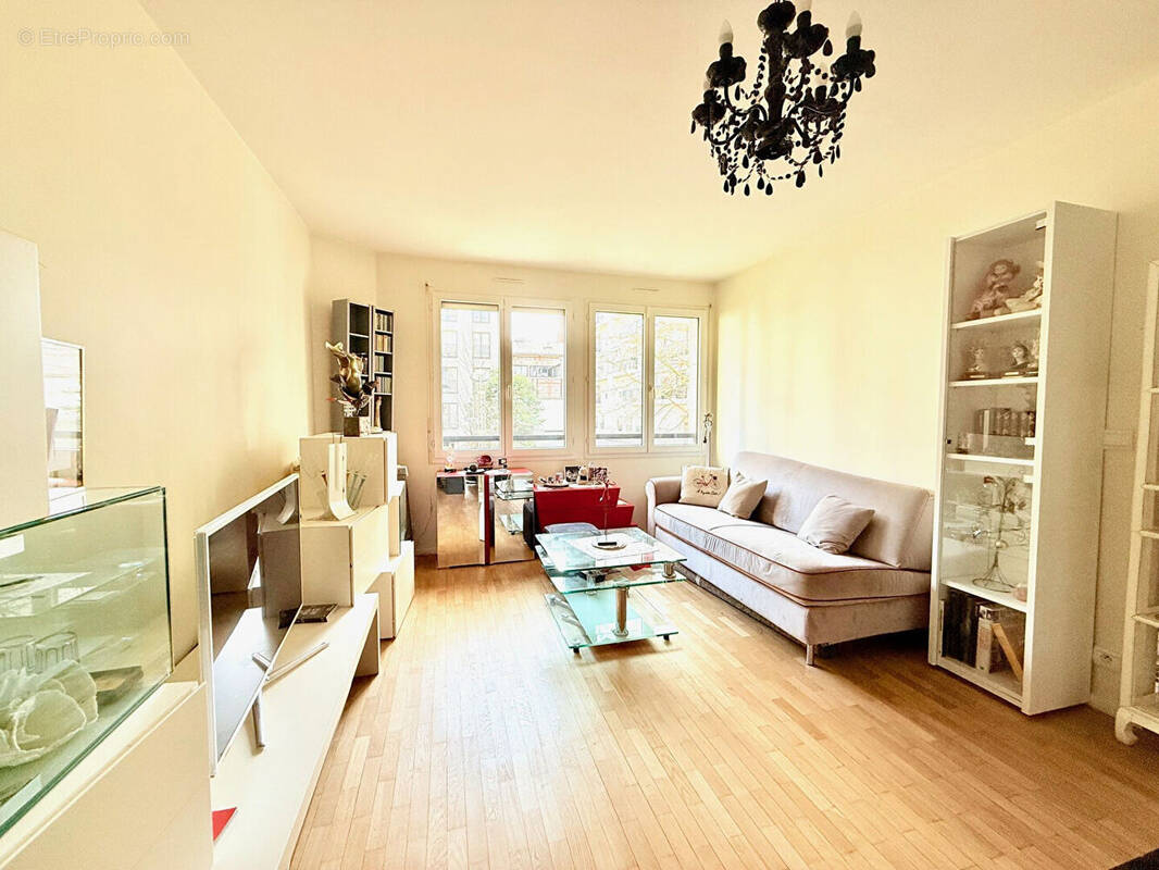 Appartement à LEVALLOIS-PERRET