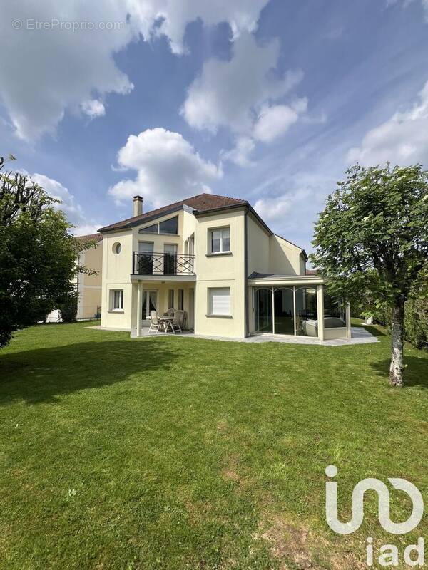 Photo 1 - Maison à BUSSY-SAINT-GEORGES